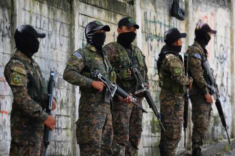 ¿Qué está pasando en El Salvador? Tres claves para entender el caos que desató el propio Presidente