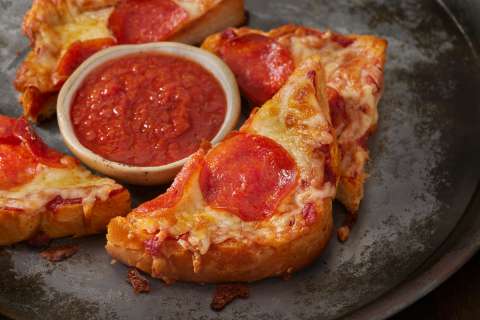 Jueves festivo para preparar una pizza “dip”
