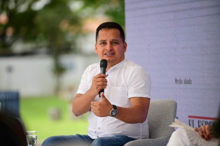 “En Colombia es más fácil montar un grupo armado que una empresa”