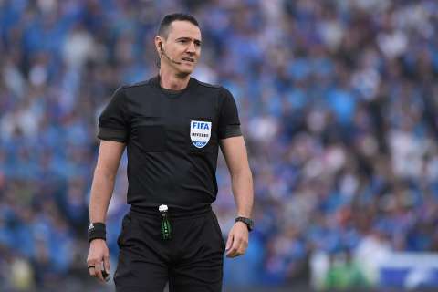 Liga BetPlay: Wílmar Roldán será el árbitro de la final entre Bucaramanga y Santa Fe