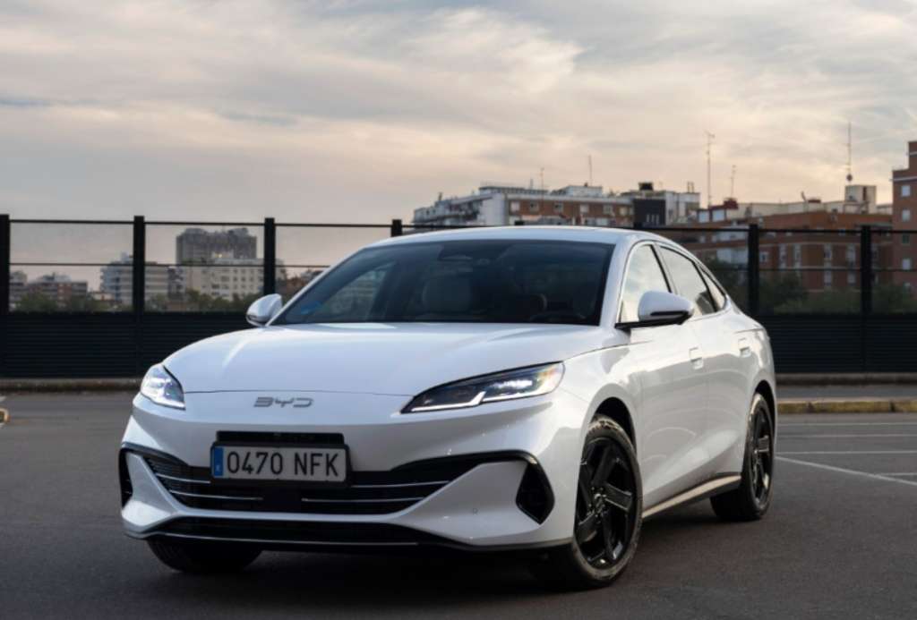 BYD presenta Seal 6 DM-i, el híbrido enchufable con hasta 1.505 km de autonomía