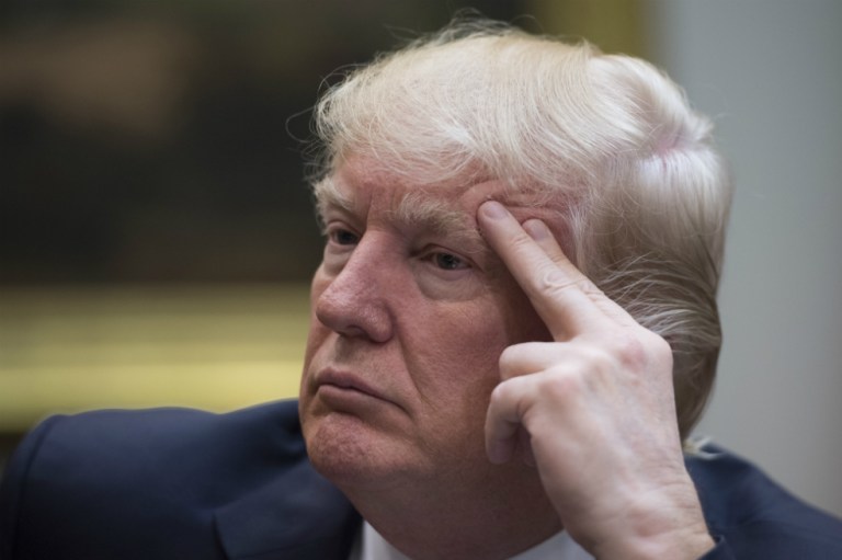 Empresarios e industriales abandonan a Trump por su ambigüedad sobre el racismo