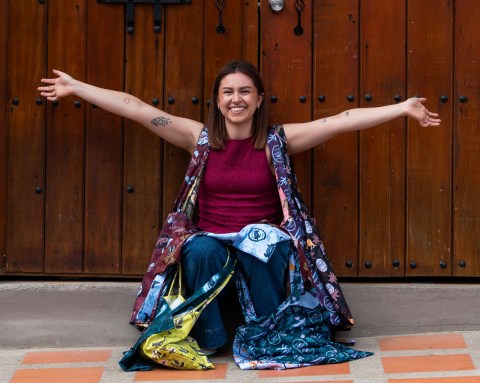 La historia de la diseñadora que lleva la biodiversidad colombiana a la moda del día a día