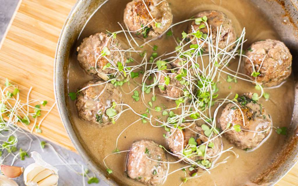 Albóndigas con gravy