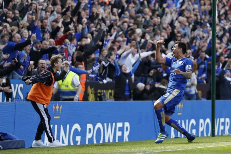 Ulloa celebra el gol del empate al minuto 94. Foto: AFP