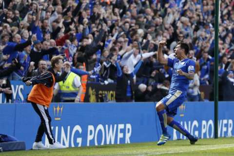 Leonardo Ulloa evita la derrota del Leicester