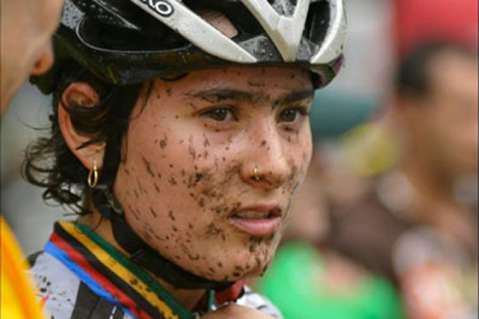 Laura Abril abandonó en ciclomontañismo
