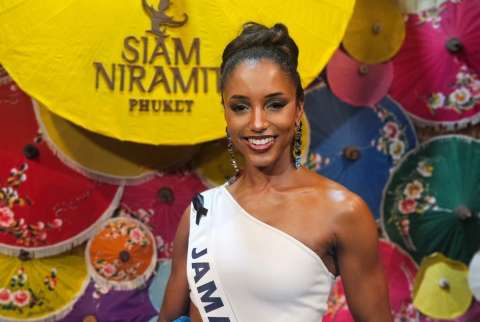 Miss Jamaica demanda a Miss Universo por caída durante el certamen: esto se sabe