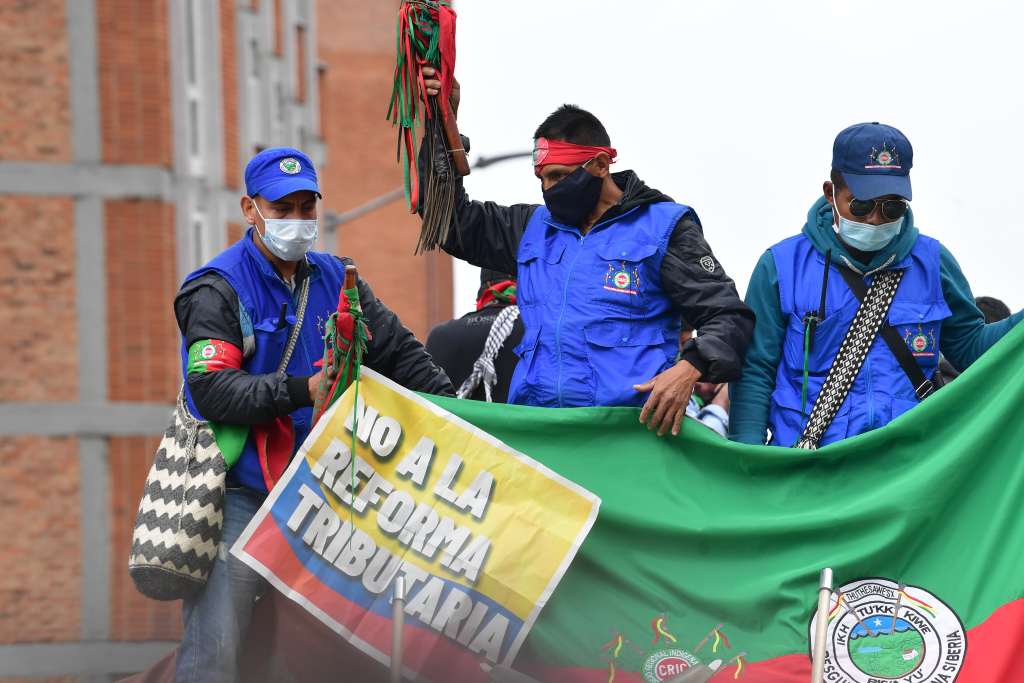 Manifestaciones, protestas y disturbios durante la jornada del paro nacional del 20 de abril en el centro de Bogotá, que contó con la presencia de la Minga Indígena.
