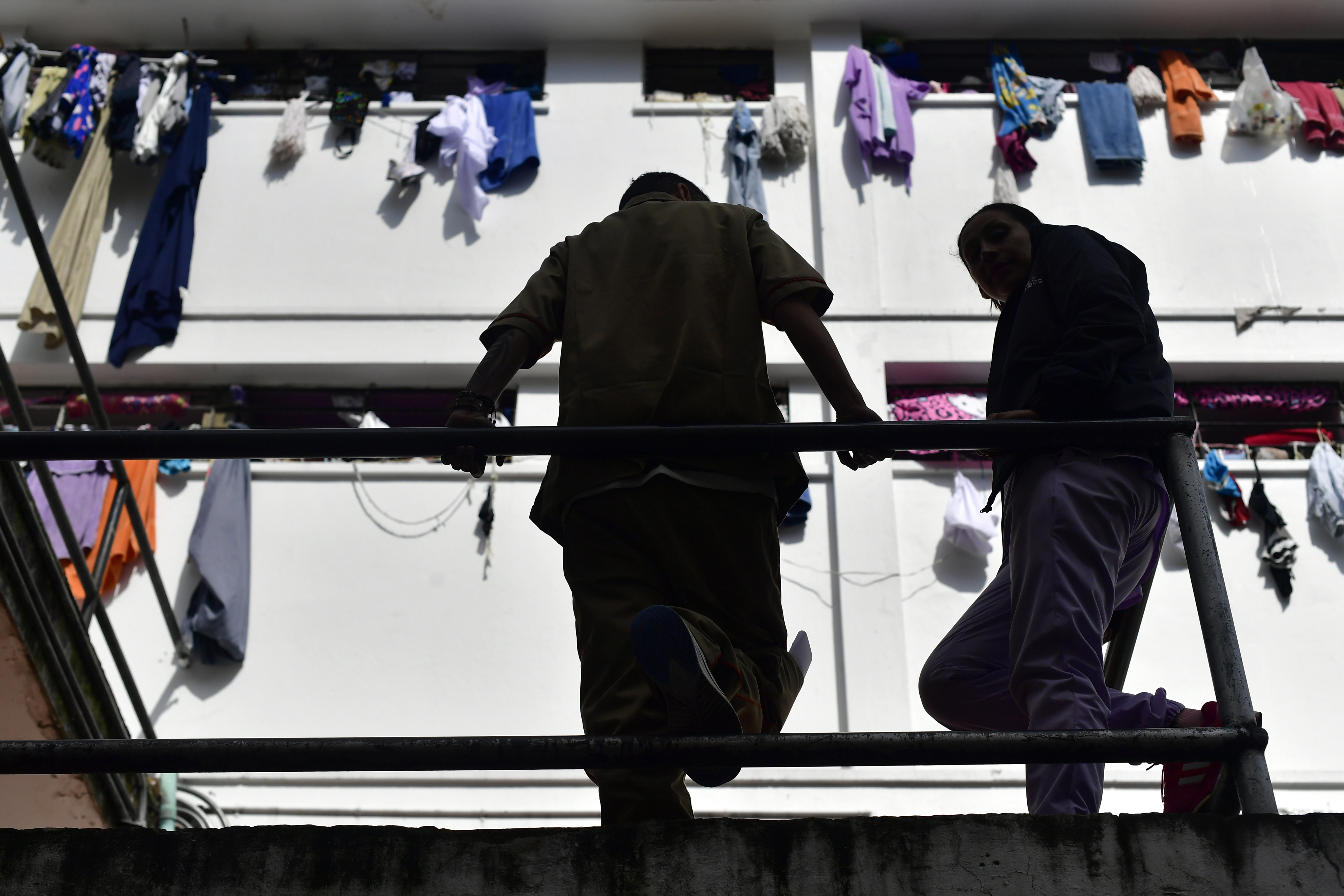 Entre 2020 y 2025, más de 25.000 personas salieron de la cárcel en Bogotá, pero con corte de 2024 solo fueron atendidas 800 personas en el proyecto Casa Libertad.