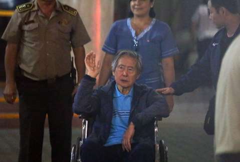 Fujimori, anciano y con un prontuario criminal, quiere volver a ser presidente