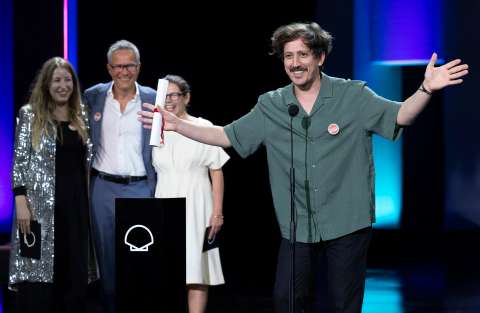Simón Mesa gana con Un poeta el premio Horizontes Latinos en San Sebastián