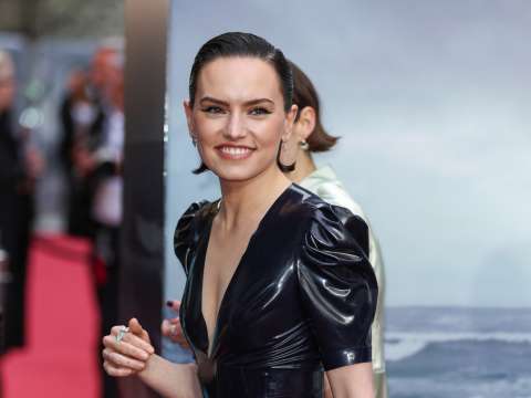 La actriz Daisy Ridley fue diagnosticada con la enfermedad de Graves