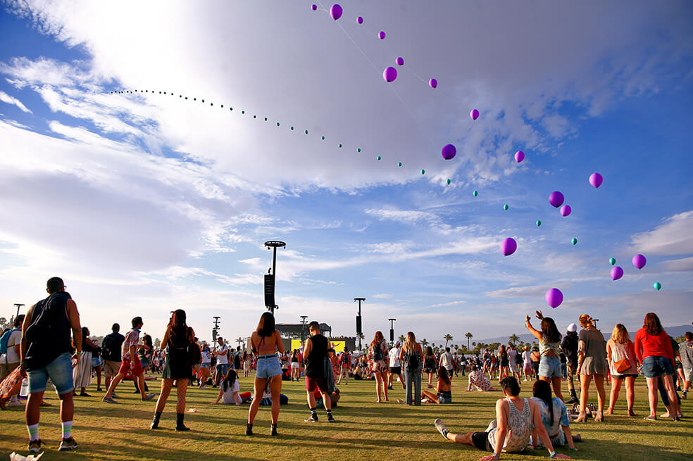 Coachella es conocido por ser uno de los eventos musicales más influyentes del mundo y por los numerosos famosos que acuden como público.  / AFP