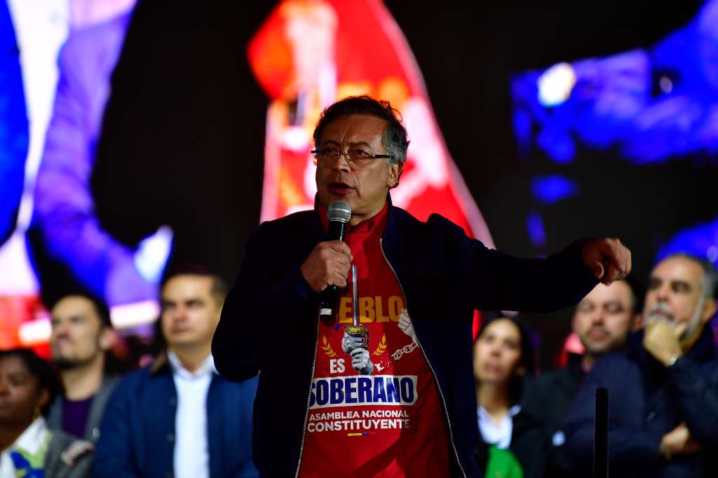 Durante sus declaraciones de la cancelación de su visa y el llamado a la constituyente, acto realizado en la Plaza de Bolívar