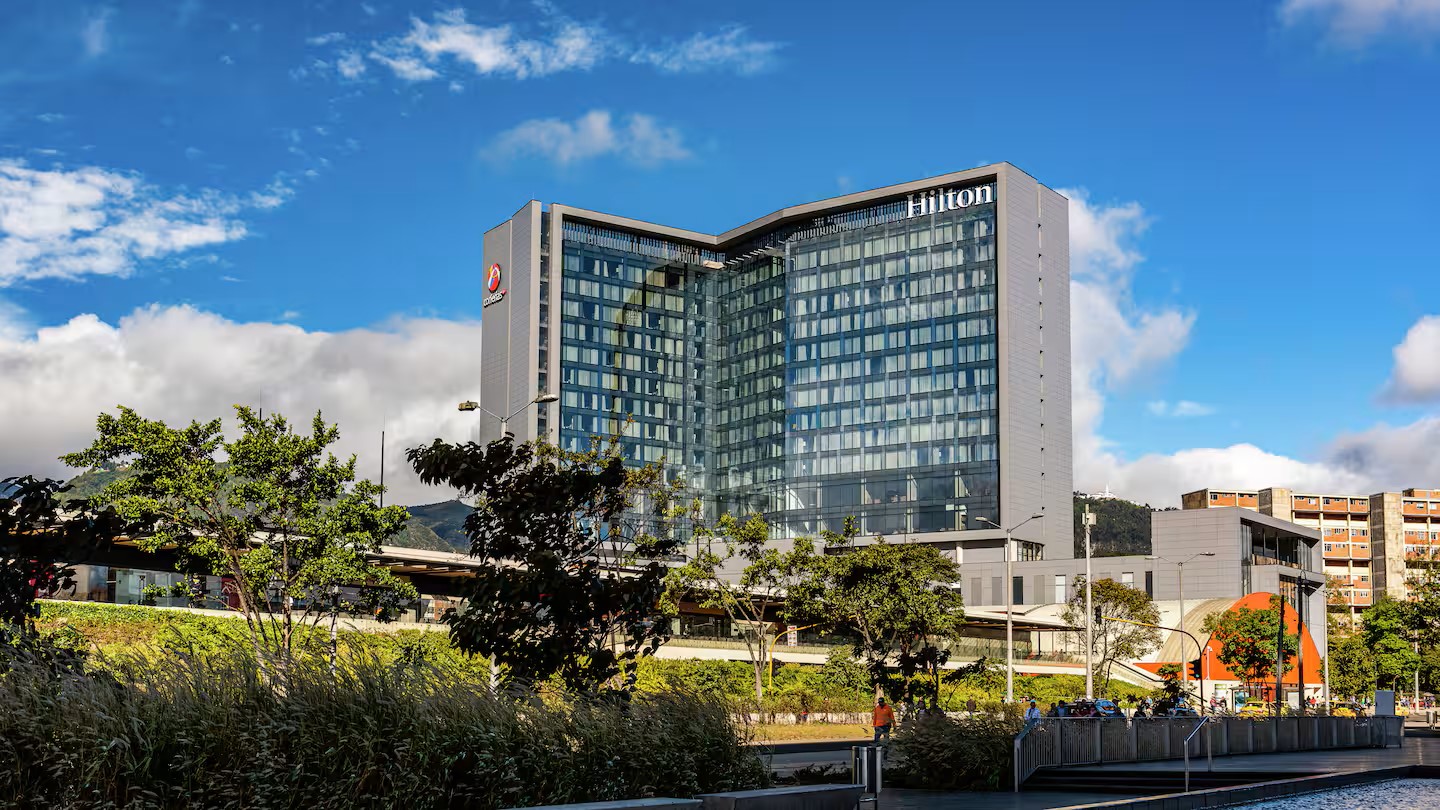Hilton Bogotá Corferias fue el primer hotel en América Latina en hacer parte del Distrito de Ferias junto a Ágora y Corferias.