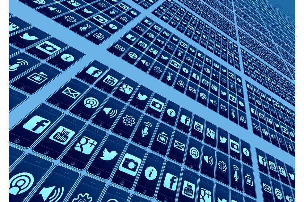 En el año 2019 la red social Instagram superó los mil millones de usuarios alrededor del mundo, la mayoría concentrados en Estados Unidos; casi la mitad de usuarios que tiene Facebook, que ya supera los dos mil millones y lidera el ranking.