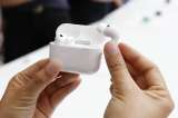 ¿Por qué un AirPod o audífono se descarga más rápido que el otro y cómo solucionarlo?