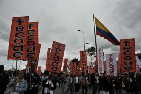 Marchas de maestros paralizan movilidad en el occidente de Bogotá