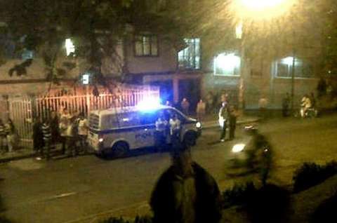 Dos policías heridos, tras ataque con explosivos en Bogotá