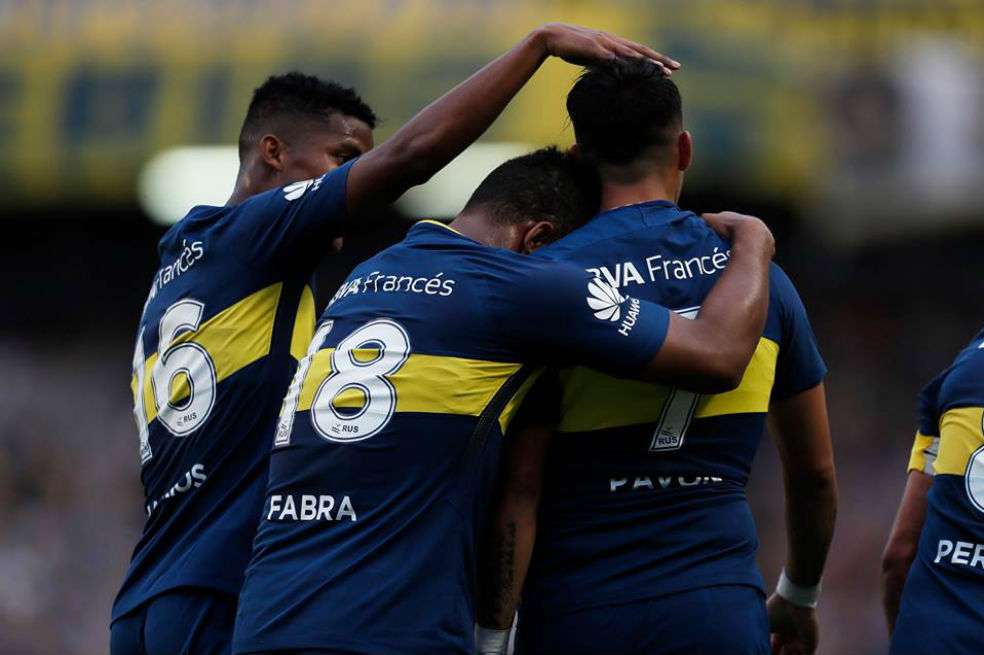 Fabra y Barrios celebran con Pavón. / Boca Juniors
