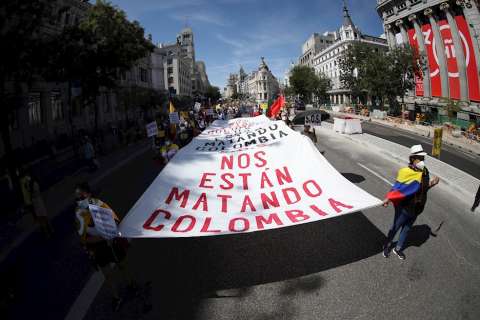 “Nos están matando”: En España protestaron contra visita de Iván Duque