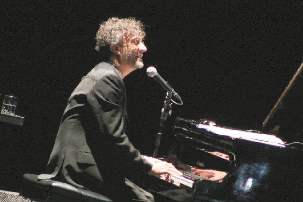 Fito Páez en su presentación el sábado, en el Teatro Jorge Eliécer Gaitán de Bogotá. / Cortesía: Julián Orrego
