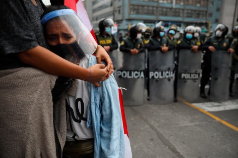 ONU concluye que policía peruana hizo un uso excesivo de fuerza en protestas