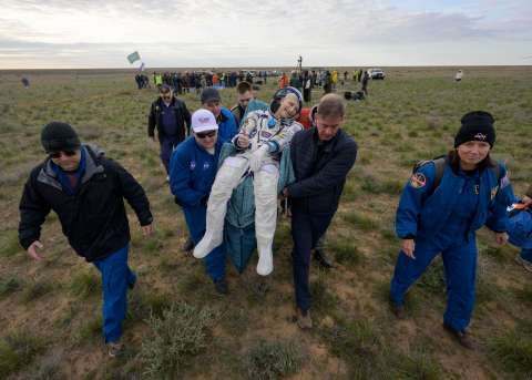 El astronauta activo de mayor edad de la NASA regresó a la Tierra en su cumpleaños número 70