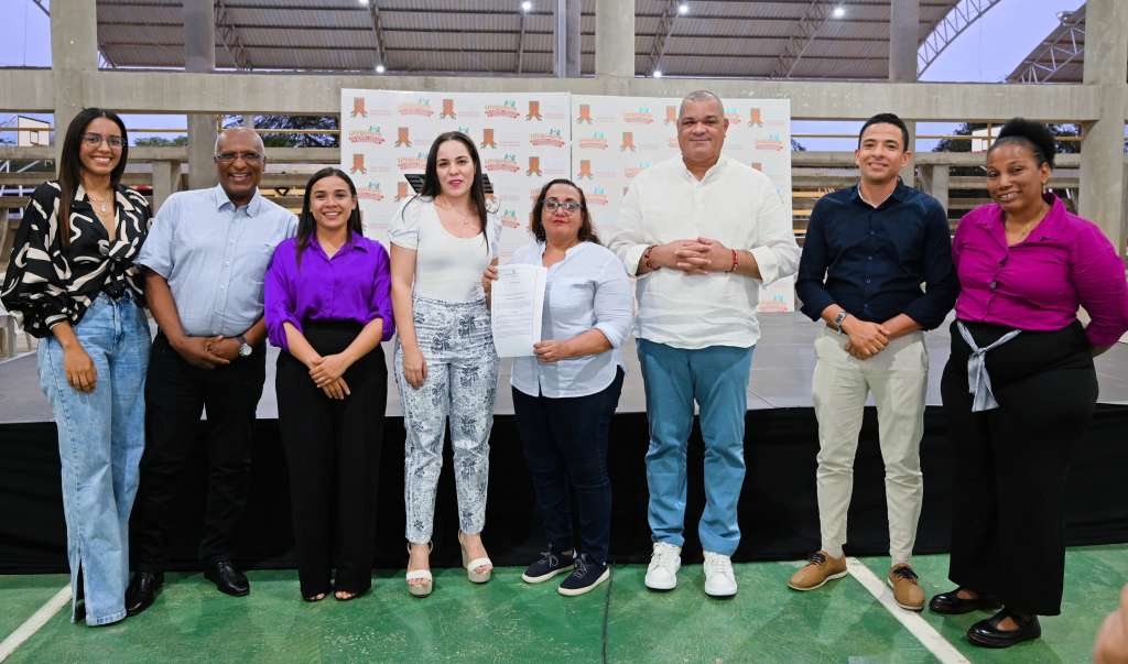 Entrega del registro calificado al departamento y la comunidad universitaria.