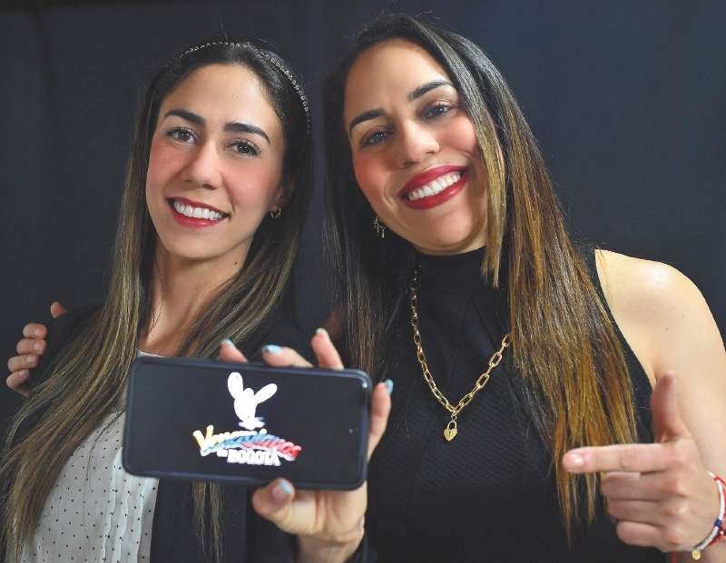 Yulia Sarec y Ana Karina Gómez son las administradoras del perfil @Venezolanos_en_Bogotá.