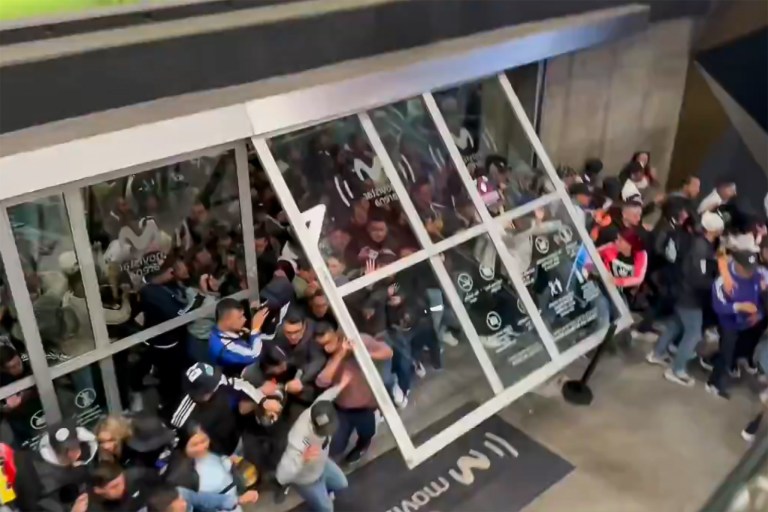 Distrito anuncia medidas tras disturbios en el Movistar Arena