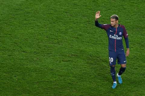 Por problemas en el pie derecho, Neymar será baja contra Montpellier