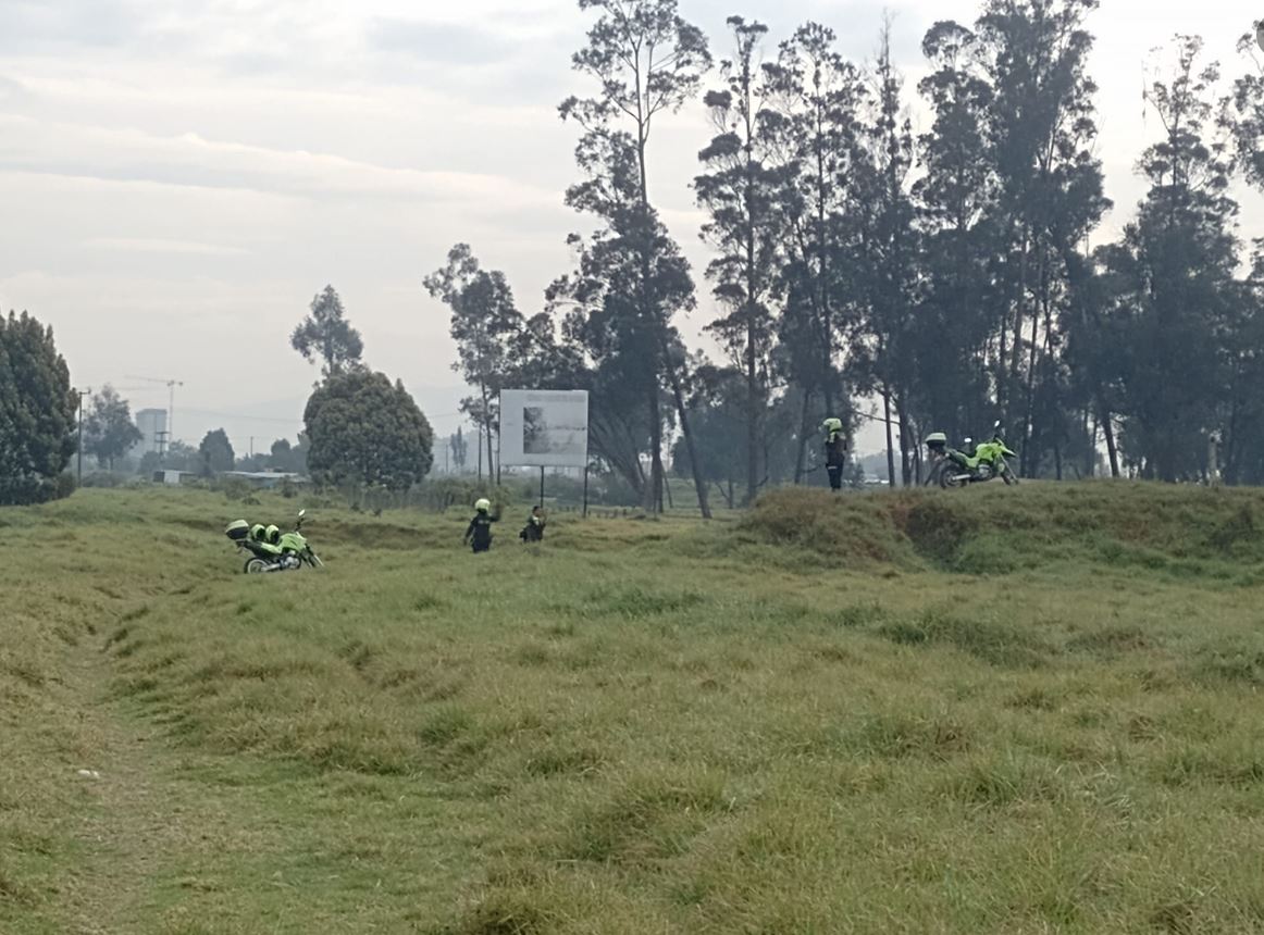 Residentes del barrio El Tintal reportaron el hallazgo de los cuerpos sin vida de dos personas.