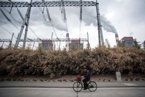 China aumentará consumo de carbón pese al compromiso de reducir emisiones
