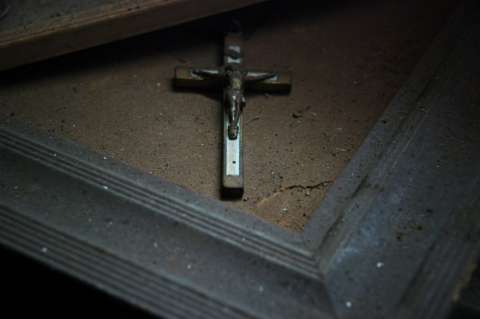 Historia de joven que extirpó ojos a su hermana en ritual macabro de exorcismo