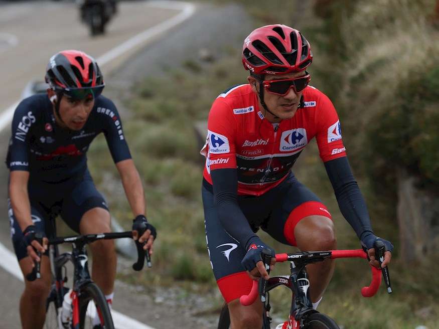 El ecuatoriano Richard Carapaz (der.) es el líder de la clasificación general de la Vuelta a España.
