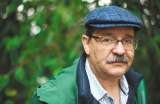 El investigador que desenterró la historia de los maestros en Colombia
