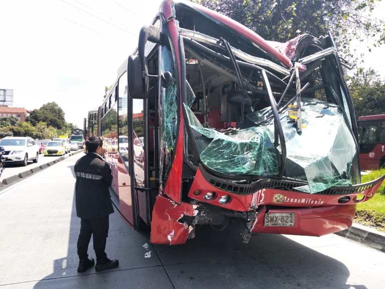 Accidente entre dos articulados de Transmilenio deja 16 heridos