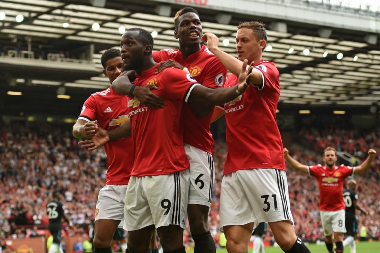 Manchester United comienza la Premier con goleada