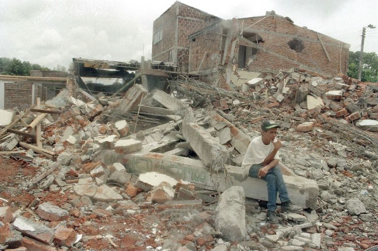 ¿Aló, mamá…? (Relatos del terremoto del eje cafetero)