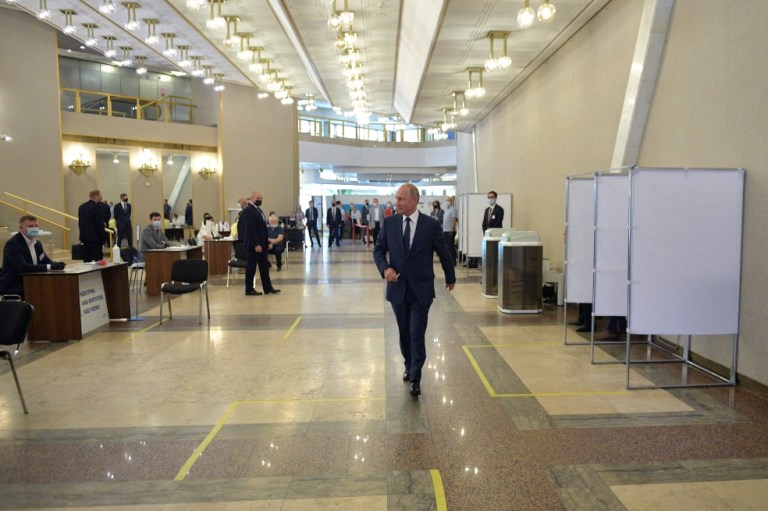 Putin se inmortaliza en el poder con un difícil panorama para Rusia