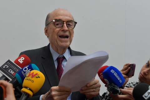 Excanciller Álvaro Leyva no aceptó cargos en imputación por escándalo de pasaportes