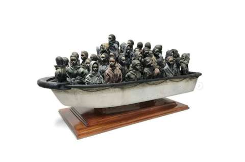 Banksy cede una escultura para un sorteo en ayuda a personas refugiadas