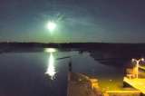 Videos: Un meteorito iluminó y estalló el cielo de Francia e Inglaterra