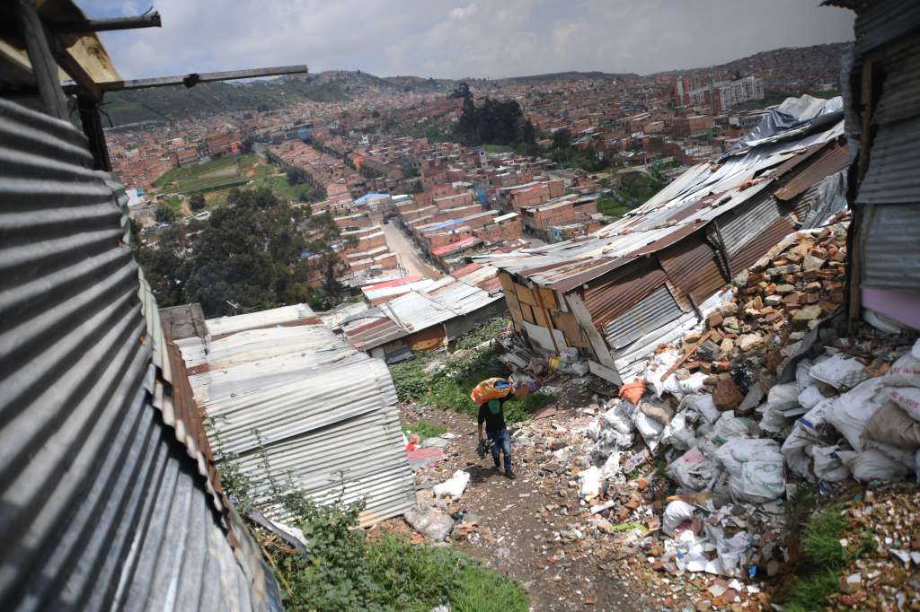 Deslizamiento de tierra en el barrio Divino Niño, de la localidad Ciudad Bolívar, la cual afectó 58 viviendas.