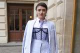 “Arya” de Games of Thrones sigue en Bogotá: también compró ropa de segunda mano