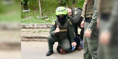 Patrulleros que asfixiaron a un afrodescendiente en Cali fueron suspendidos