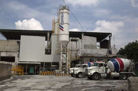 La cementera Cemex vende parte de sus activos en Colombia: ¿por qué?