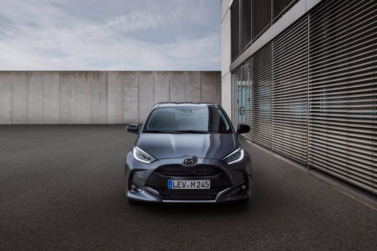 Mazda2 incluye un motor eléctrico de 59 kW.